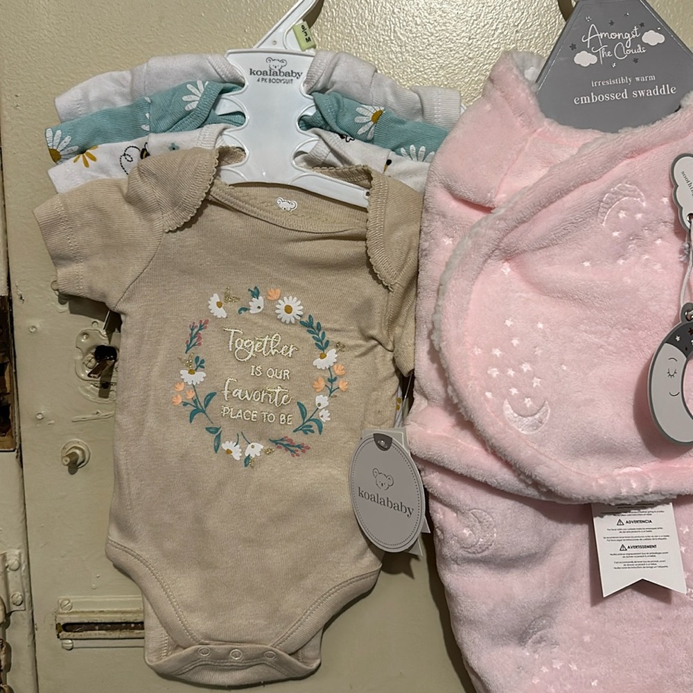 BRAND NWT KOALA KIDS 2 for 1 BUNDLE DEAL ON BEAUTIFUL BABY GIRL ITEMS!!!🤰🤱🩷🤍